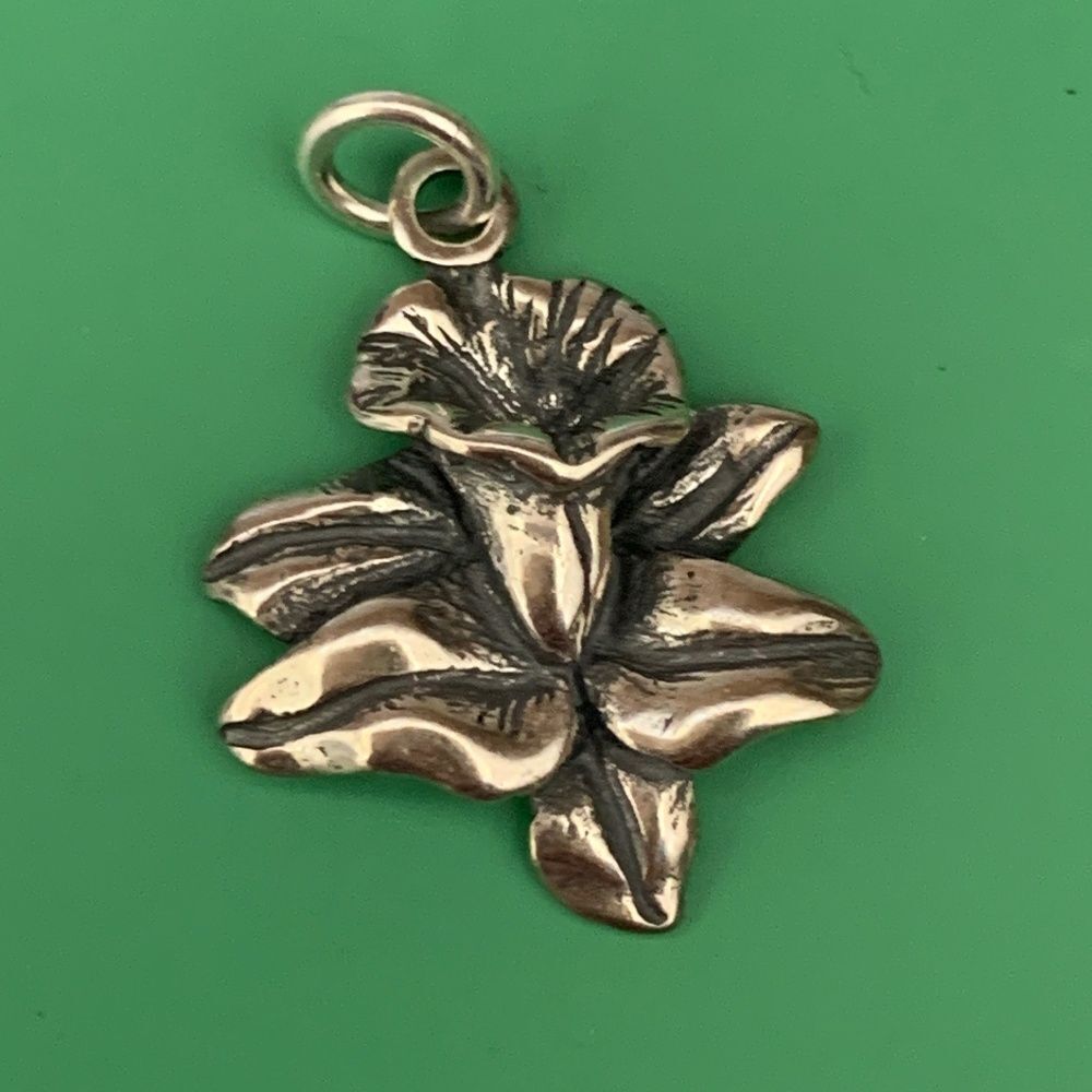 .925 Calla Lily Flower Sterling Silver Jewelry Charm #garden #lily